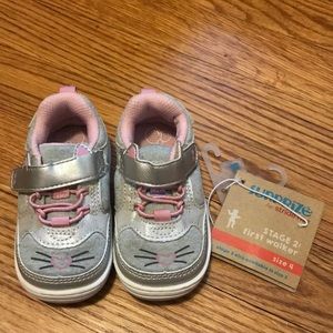 Kitty Stride Rite Sz 4 Toddler Sneakers